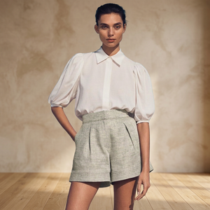 Shorts Plisados de Cintura Alta para Mujer, Color Sólido, Estilo Minimalista, Tejido de Tela con Bolsillos - Product Image 1