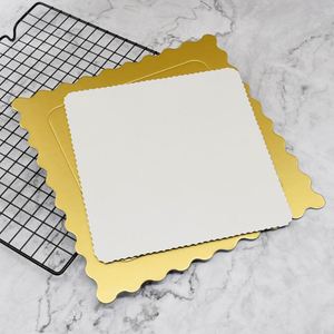 สินค้าขายดี กระดาษรองขนมสีทอง ขนาด 8x8 นิ้ว รูปทรงสี่เหลี่ยม สำหรับใส่เค้ก  รับทำสีและโลโก้ตามสั่ง - Product Image 1