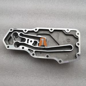 3923332 3284170 Pièces de moteur diesel pour excavatrice PC200-7 6D102 4BT 6BT/6BT5.9 Couvercle de refroidisseur d'huile - Product Image 3
