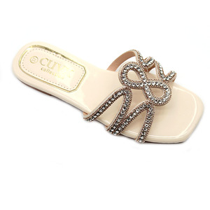 Sandales et pantoufles décontractées pour femmes, de haute qualité, à la mode, les plus vendues, en gros, avec strass, pour l'extérieur - Product Image 2