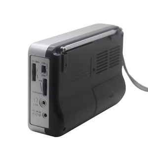 Radio Portátil AM/FM con Carcasa de Plástico, Funciona con Batería, Conector DC, Pantalla, Modo de Bajo Rango de Sonido, Altavoz Grande - Product Image 6