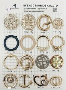 Nouveau style de sandales pour femmes, boucle en strass, or brillant, accessoires de chaussures, boucle charme - Product Image 3