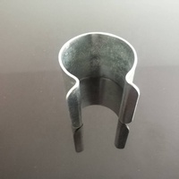 Accessoires pour serres agricoles et tunnels polyvalents pour myrtilles : Pince métallique Omega de fixation de film pour arceaux de serre, clip rond