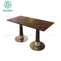 Table de restaurant moderne en forme de C avec table en bois, table de café et ensemble de chaises en cuir pour restaurant