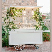 Chariot à bonbons personnalisé en fibre de verre blanche avec roues pour mariage, fête d'anniversaire, événements, présentation de nourriture