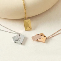 Collier Pendentif Lettre Locket Enveloppe Plaque Nom en Acier Inoxydable Bijoux Mode Loftily