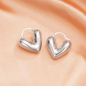 Pendientes de Aro Hlago con Forma de Corazón, Plata 925, Chapados en Oro, Unisex, Joyería Romántica para Uso Diario - Product Image 4