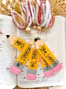 Marcapáginas de Acrílico con Forma de Lápiz <span class=keywords><strong>para</strong></span> Maestros, Marcapáginas Personalizado con Nombre, <span class=keywords><strong>Regalos</strong></span> <span class=keywords><strong>para</strong></span> Maestros - Product Image 5