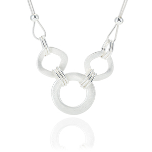 Colar TongLing em Liga de Prata com Banho de Ouro, Pingente de Anel Circular de Três Laços, Colar Choker para Homens e Mulheres - Product Image 4