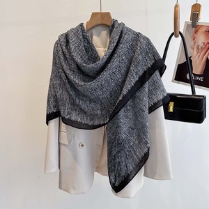 Sciarpe Quadrate di Grande Formato per <span class=keywords><strong>Donna</strong></span> 130*130cm, <span class=keywords><strong>Scialle</strong></span> <span class=keywords><strong>Nero</strong></span> con Stampa Geometrica a Righe Semplice, Sciarpa in Cotone, Hijab Musulmano - Product Image 1