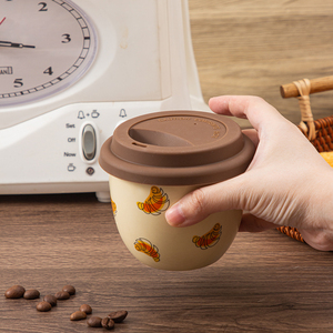 Taza de Cerámica con Diseño de Dibujos Animados, Taza para Leche con Tapa de Silicona, Taza para Agua, Taza de Café para Oficina, Regalo Personalizado - Product Image 3