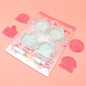 Nouvelles <span class=keywords><strong>emporte</strong></span>-pièces en plastique écologiques 3D en forme de dessin animé, série fête d'anniversaire, 4 pièces, pour la pâtisserie, compatibles lave-vaisselle et micro-ondes - Product Image 5