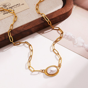 สร้อยคอสแตนเลสพร้อมจี้มุกเทียมดีไซน์ทรงเรขาคณิตชุบทอง 18k สำหรับผู้หญิงแฟชั่นเครื่องประดับของขวัญ - Product Image 1