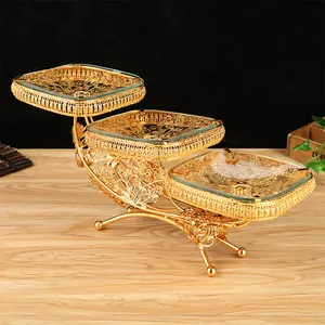 Europäische Schreibtischdekoration Metall Eisenständer Obsttabletten Luxus Gold 3 Stufen Glas Snack Dessert Kuchen Obstspeisen Teller