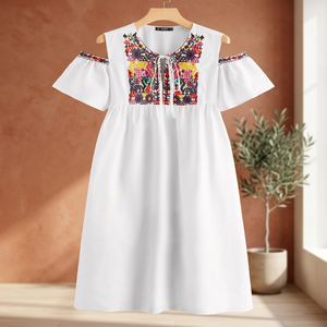 Vestido Midi Bohemio Blanco Bordado con Hombros Descubiertos, Ajuste Holgado, Estilo Casual de Verano, Tejido de Algodón con Estampado Floral, Estilo Línea A - Product Image 3