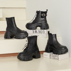 Botas de plataforma con suela de goma para mujer, tacón grueso de 8.5 cm, estilo urbano y combativo - Product Image 4
