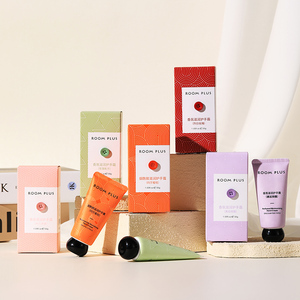 Ensemble cadeau <span class=keywords><strong>de</strong></span> crème pour <span class=keywords><strong>les</strong></span> mains nourrissante et hydratante longue durée <span class=keywords><strong>de</strong></span> luxe avec logo personnalisé 30G Parfum <span class=keywords><strong>de</strong></span> parfum Crème pour <span class=keywords><strong>les</strong></span> mains - Product Image 1
