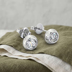 ต่างหูเพชรทองคำแท้ 18K - Product Image 1