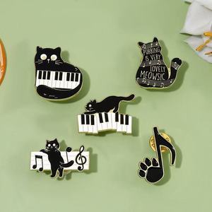 Alfileres esmaltados personalizados de fábrica con lindo gato negro Nota de piano Hierro de anime para solapa Pin Ramillete Música y temas de dibujos animados Sin mínimo - Product Image 2