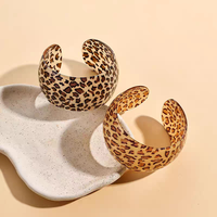 Ensemble de bracelets ouverts à imprimé léopard Bracelet en résine unique pour femmes Bracelets de mode Fournisseur de gros