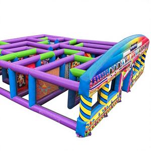 Château gonflable géant, jeu de labyrinthe, PVC commercial, 12x10x4m, pour 5 à 10 passagers, fêtes et activités en plein air - Product Image 1