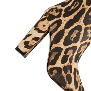 รองเท้าบูทผู้หญิงลายเสือดาวแบบสวมสูงเหนือเข่า ส้นหนา ปลายแหลม แบบเปิดข้างทรงวี ไซส์ใหญ่ 47 - Product Image 6