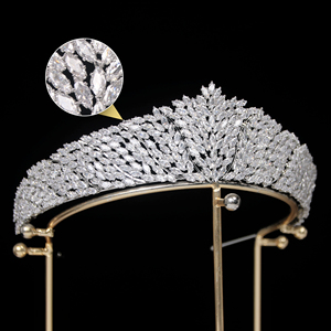 <span class=keywords><strong>Demoiselle</strong></span> <span class=keywords><strong>d</strong></span>'<span class=keywords><strong>honneur</strong></span> profilée diadème Pageant couronne artificielle Rose mousse fleur diadèmes Zircon pour les filles - Product Image 3