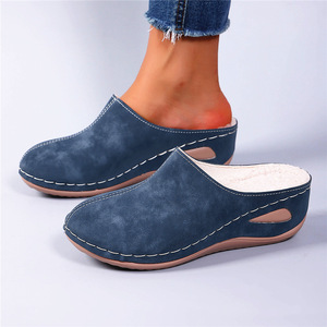 Chaussons mules décontractés pour femme, collection Automne Hiver 2026, grande taille, à bout fermé, à enfiler, à semelle compensée, doublés polaire, pour la maison - Product Image 1
