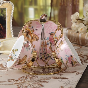 Service à café et thé de luxe vintage européen rose à motifs floraux et oiseaux, 15 pièces, en porcelaine dorée, comprenant tasses, soucoupes, crèmeuse, sucrier et théière, pour la maison - Product Image 4