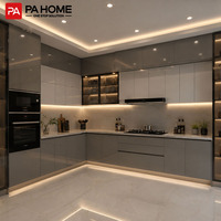 Meubles de cuisine sur mesure PA avec laque haute brillance, personnalisation complète de la maison, conception avec îlot central