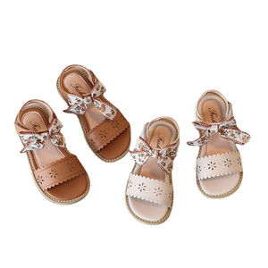 Nuovi sandali estivi da principessa traspirante moda morbida scivoli per bambine carino abito a fiori <span class=keywords><strong>scarpe</strong></span> di colore <span class=keywords><strong>Beige</strong></span> dolce per - Product Image 1