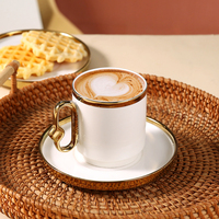Ensemble de tasses à café en porcelaine élégante européenne, écologiques, avec plateau à thé, bords et poignées dorés, pour les fêtes