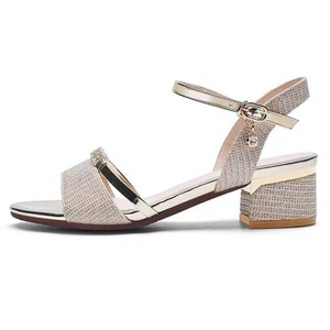 Sandali con <span class=keywords><strong>Tacco</strong></span> <span class=keywords><strong>Medio</strong></span> e Grosso per <span class=keywords><strong>Donna</strong></span>, Superficie Morbida di Alta Qualità, <span class=keywords><strong>Scarpe</strong></span> Comode per Primavera/Estate/Autunno, Nuove <span class=keywords><strong>Scarpe</strong></span> da Mamma con <span class=keywords><strong>Tacco</strong></span> Basso - Product Image 5