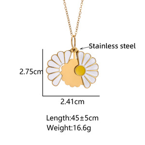 จี้ดอกไม้สแตนเลสสตีลชุบทอง 18K PVD กันน้ำ สลักโลโก้ด้วยเลเซอร์ตามสั่ง เครื่องประดับส่วนบุคคล - Product Image 2