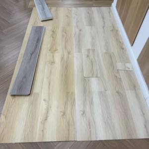 Pavimento SPC antigraffio LVP 6mm, listoni vinilici a scacchiera con sistema a incastro - Product Image 2