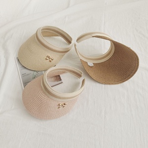 En gros Ensemble de chapeaux et casquettes d'été en papier et paille pour bébés, enfants et tout-petits, incluant casquettes à visière et chapeaux-sacs - Product Image 2