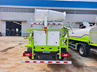 Camion-citerne de pulvérisation d'eau robuste pour le nettoyage des rues, camion arroseur à vendre