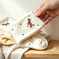 Chaussettes mi-mollet brodées d'animaux de dessin animé mignons, chaussettes quotidiennes en coton doux et respirant pour femmes, chaussettes à pois mi-mollet