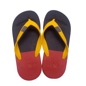 Vente en gros de tongs bicolores avec logo personnalisé, sandales de plage pour hommes, tongs en caoutchouc antidérapantes, fabricant en gros OEM Nicecin Shoes - Product Image 1