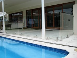 Espiga de Vidrio Dúplex 2205 de Grado Marino para Cercas de Piscina de Vidrio sin Marco de 12 mm, Alta Resistencia a la Corrosión para Propiedades Frontales al Mar - Product Image 6