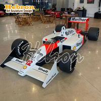 Adornos Decorativos Modernos para el Hogar, Modelo de Casco de Piloto de F1, Escultura Metálica, Escultura para Colgar en la Pared