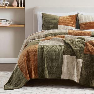 Ensemble de couette patchwork Couvre-<span class=keywords><strong>lit</strong></span> en <span class=keywords><strong>velours</strong></span> ultra-doux Couvre-<span class=keywords><strong>lit</strong></span> en <span class=keywords><strong>velours</strong></span> léger Design patchwork vert et beige - Product Image 1