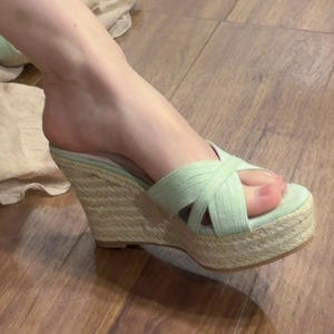 Nuevas Sandalias de Plataforma con Cuña de Paja Tejida de Punta Abierta para Mujer, de Moda, con Tacón Alto, para Uso Exterior, Colección Verano 2026 - Product Image 1