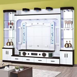 モダンで環境に優しい大容量木製飲料キャビネット、一体型テレビとスタイリッシュなアクセントウォール収納付き、リビングルーム用 - Product Image 4