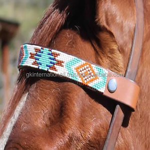 Cabezada para Caballo de Cuero Genuino de Alta Resistencia con Cadena de Cuentas de Vidrio Multicolores - Product Image 1