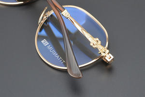 Design giapponese di lusso con montature rotonde in puro titanio occhiali da vista da uomo può abbinare occhiali da vista da donna miopia - Product Image 6