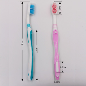 แปรงสีฟันแบบประหยัด ขนแปรงไนลอนนุ่ม สำหรับใช้ในบ้าน ผู้ใหญ่ น้ำหนัก 12.9 กรัม รุ่น MC109 - Product Image 3