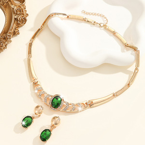 Cross-border Europe United States Hot Gold Inlaid White Rhinestone Green <b>Crystal</b> Alloy Blade Chain Necklace Earrings Set Ladies - Product Image 4