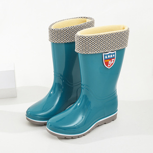 Bottes de pluie épaisses d'hiver pour femmes, chaussures de travail d'extérieur imperméables pour la cuisine, chaussures de nettoyage en caoutchouc, bottes imperméables - Product Image 2