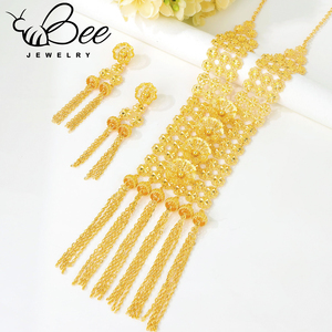 Juego de joyería hipoalergénica de oro africano de 24 quilates, resistente al agua, con cuentas y borlas, collar y aretes de boda para damas. - Product Image 4